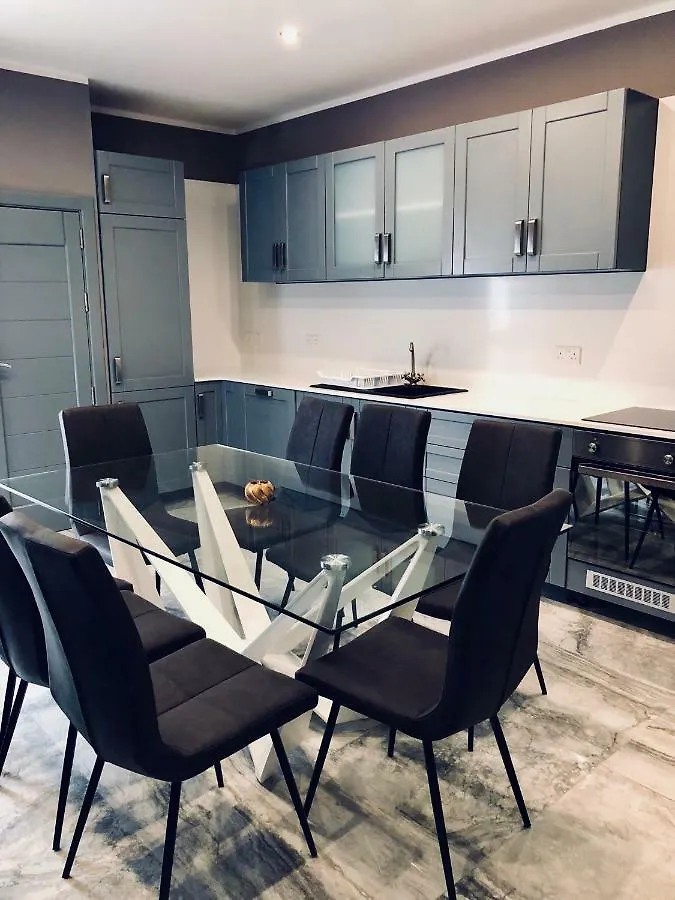 Feriehus Holiday Townhouse In Sliema Centre